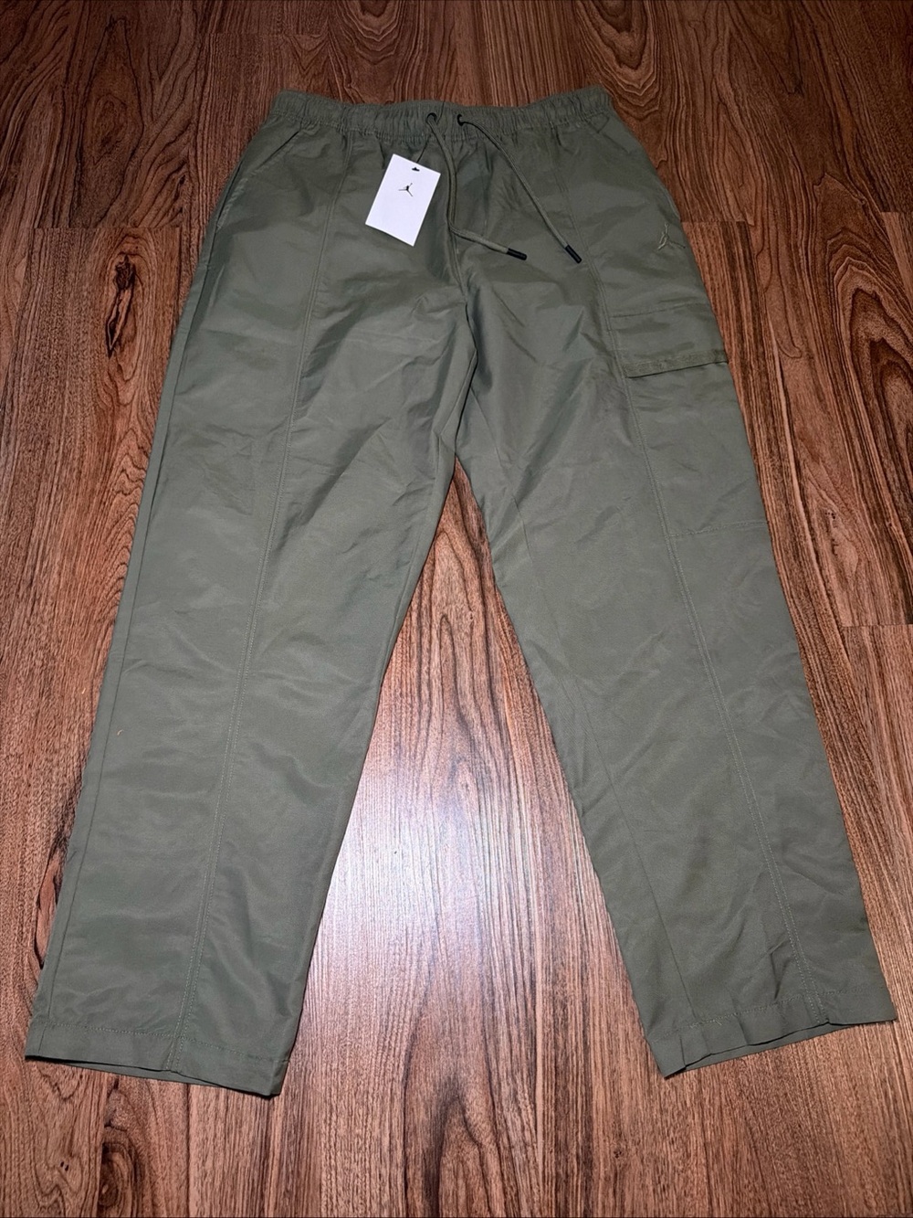 Jordan Essentials Woven Cargo Pants Men’s Size M Olive Green FN4539-222 NWT